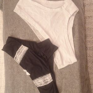 2 Pairs of Panties Size M Nwot